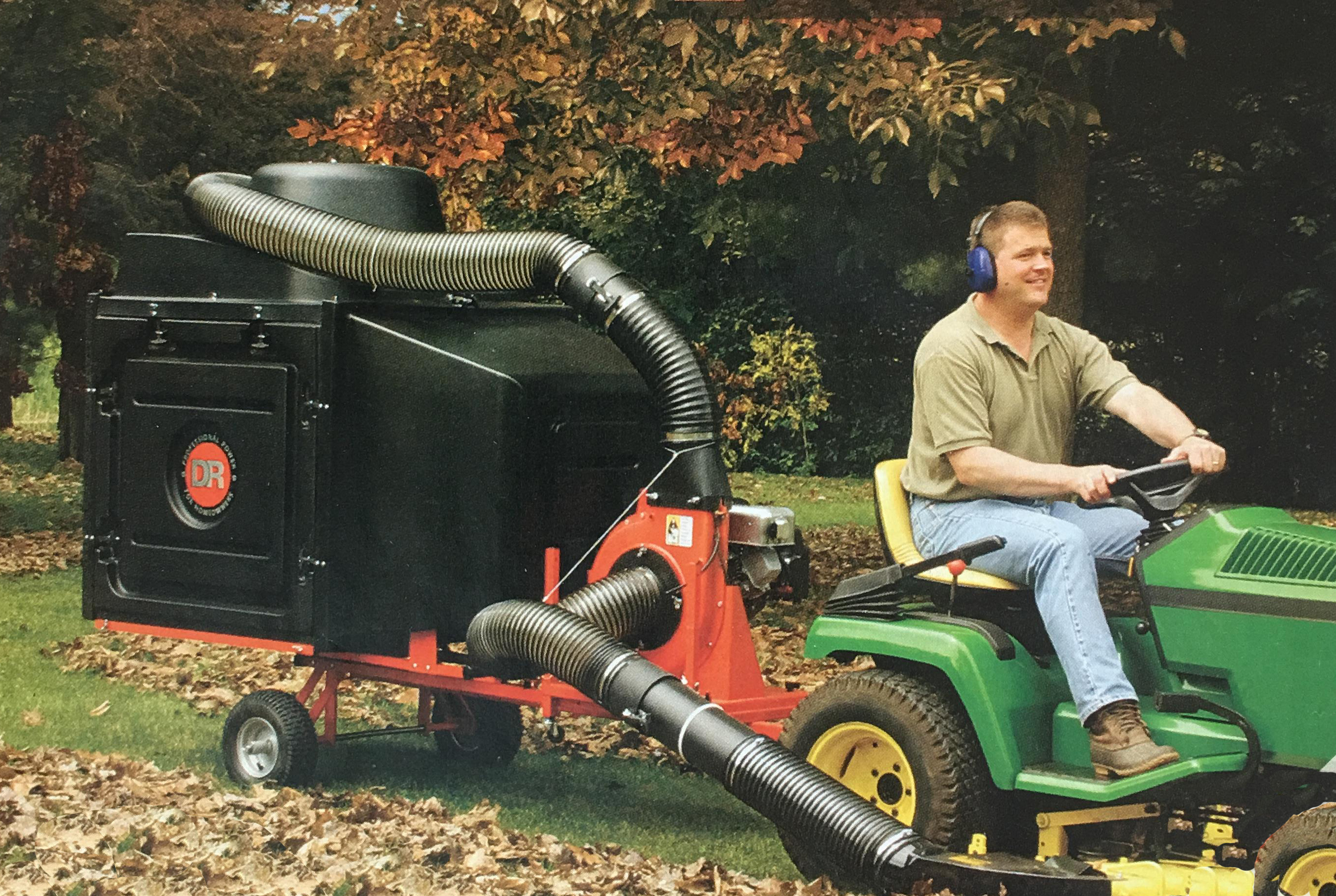 DR Leaf and Lawn Vacuum