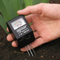 4-in-1 Instant Soil Tester