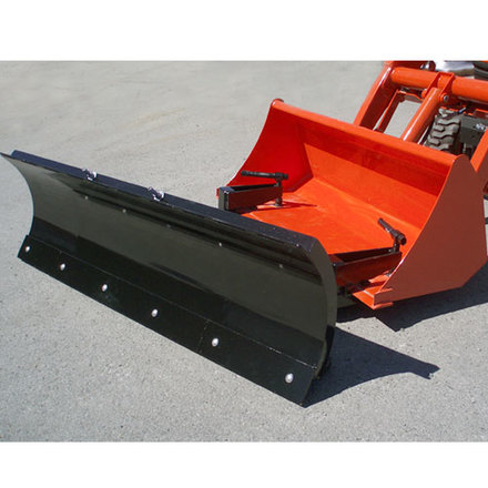 Lawn tractor with online snow blade